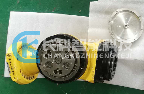 發那科2000iC機器人中心手拆解維修 發那科2000iC機器人中心手拆解維修