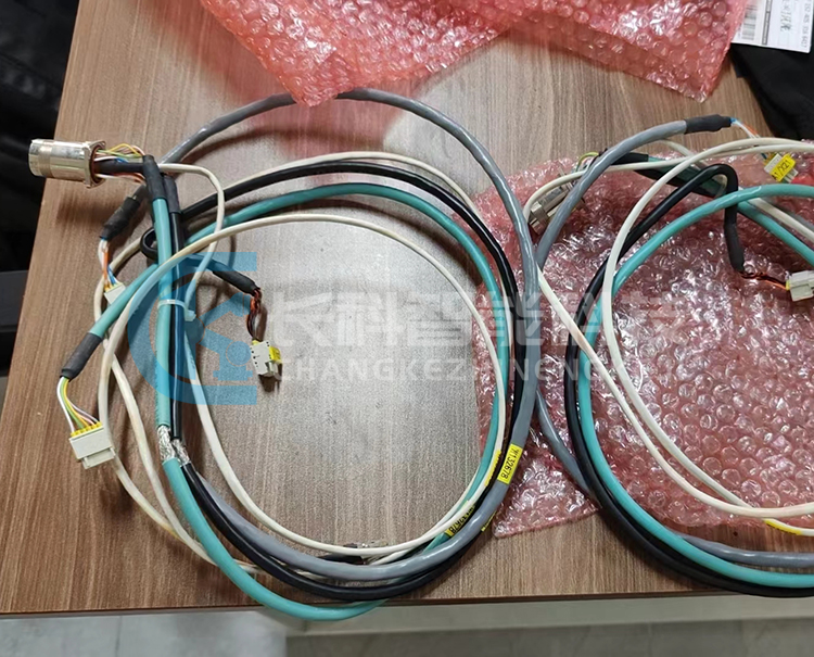 庫(kù)卡C2示教器柜內(nèi)連接線W132678 庫(kù)卡C2示教器柜內(nèi)連接線W132678